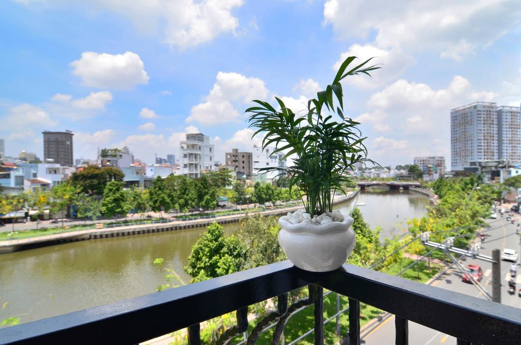 Place In Saigon Apartment *
