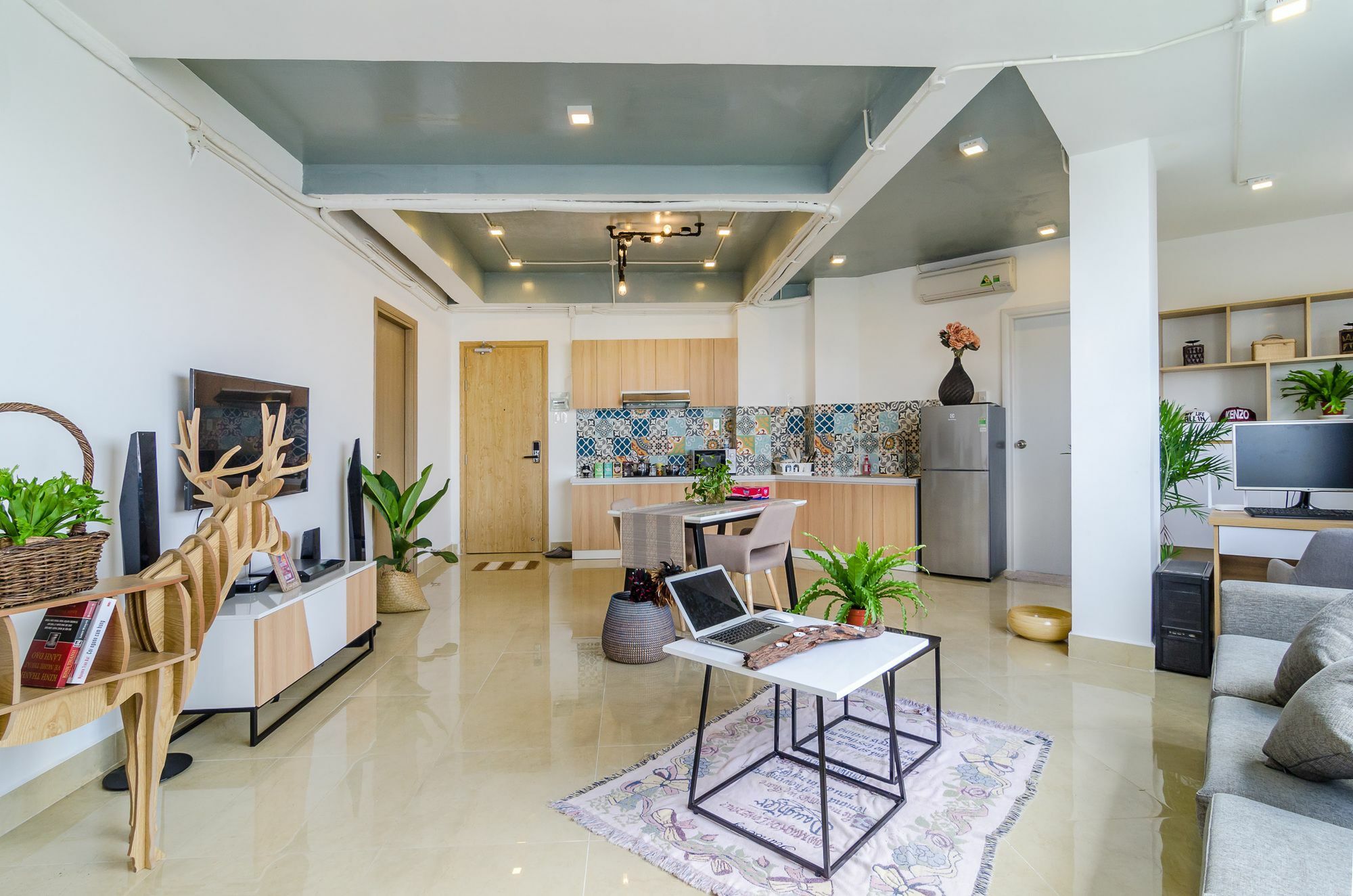 Place In Saigon Apartment *